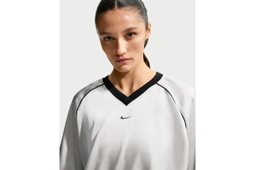 Nike Sportswear Oversized Satin Γυναικείο Κοντομάνικο T-Shirt Εκρού, Μαύρο
