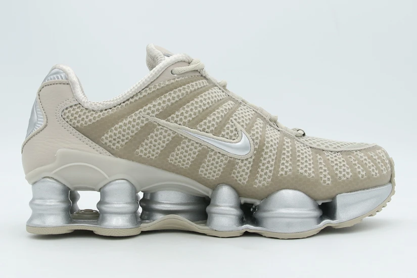 Nike Shox TL Γυναικεία Sneakers Μπεζ, Ασημί