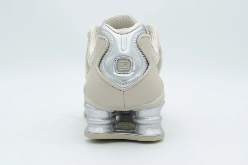 Nike Shox TL Γυναικεία Sneakers Μπεζ, Ασημί
