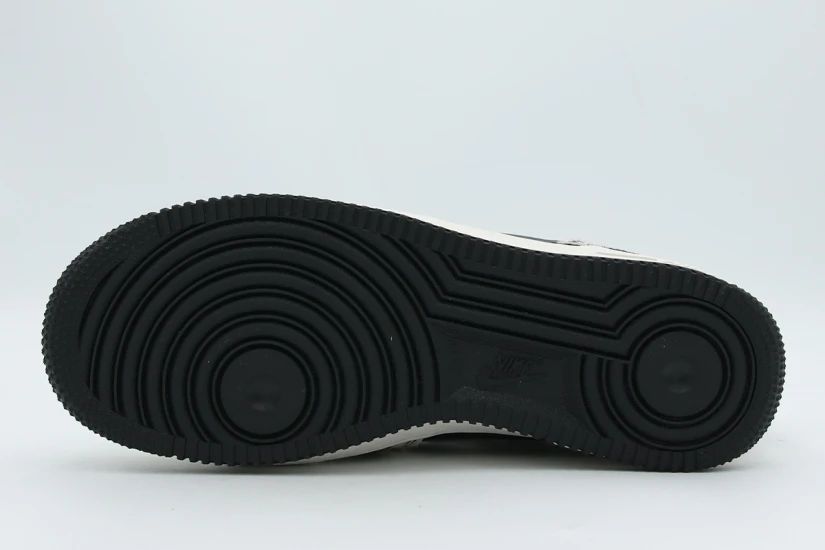 Nike Air Force 1 07 Γυναικεία Sneakers Λευκά, Μαύρα