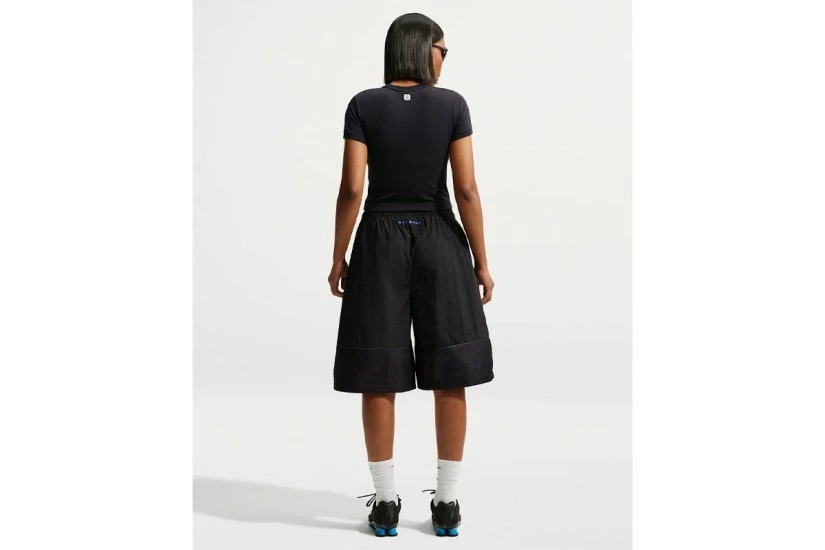 Nike Sportswear Woven Γυναικεία Αθλητική Βερμούδα Μαύρη, Λευκή