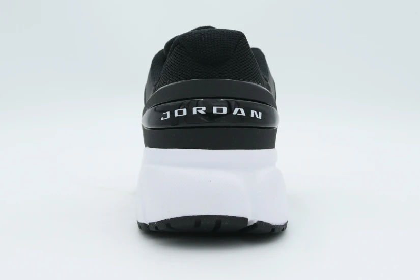 Jordan Trunner Flow Γυναικεία Sneakers Μαύρα, Λευκά