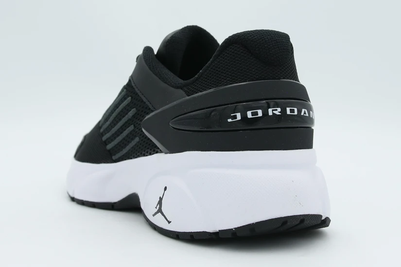 Jordan Trunner Flow Γυναικεία Sneakers Μαύρα, Λευκά