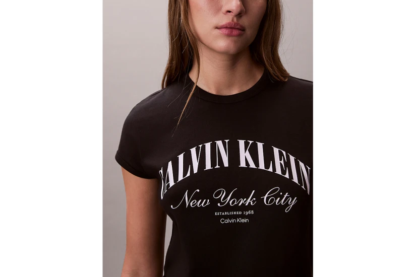 Calvin Klein Slim Varsity Logo Γυναικείο Κοντομάνικο T-Shirt Μαύρο, Εκρού