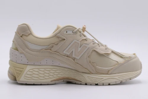 New Balance Protection Pack Sneakers (M2002RDQ)