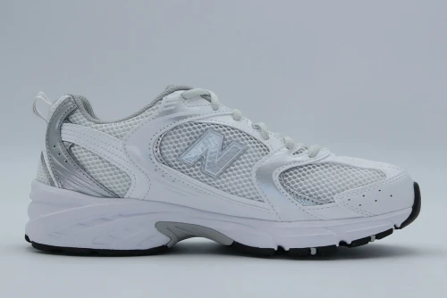 New Balance 530 Sneakers (MR530EMA)