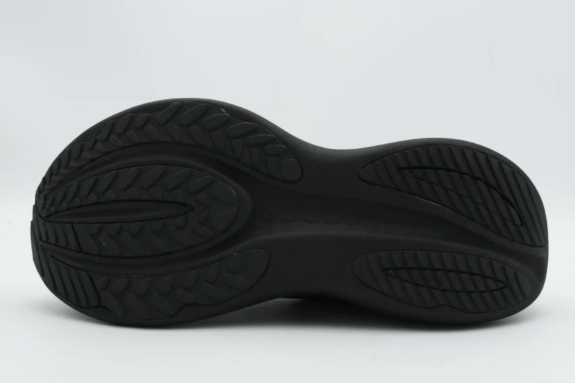 Saucony Triumph 24 GTX Ανδρικά Αθλητικά Παπούτσια για Τρέξιμο Μαύρα