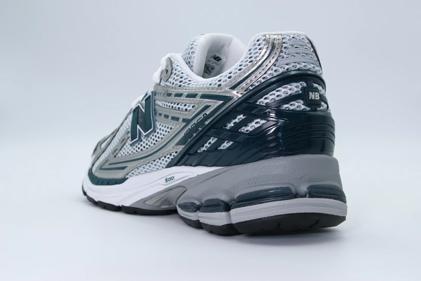 New Balance 1906 Ανδρικά Sneakers Ασημί, Λευκά, Κυπαρισσί, Γκρι