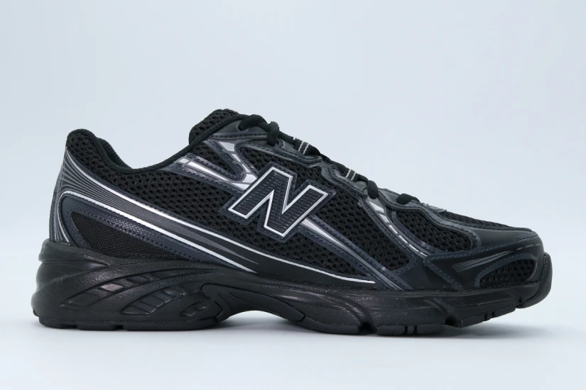 New Balance 740 Sneakers