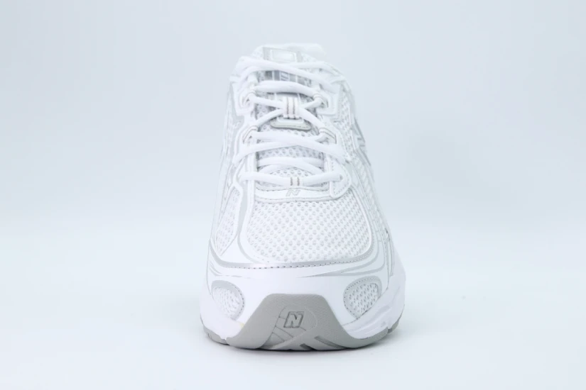 New Balance 740 Sneakers