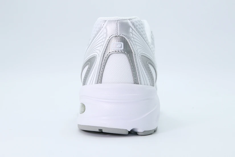New Balance 740 Sneakers