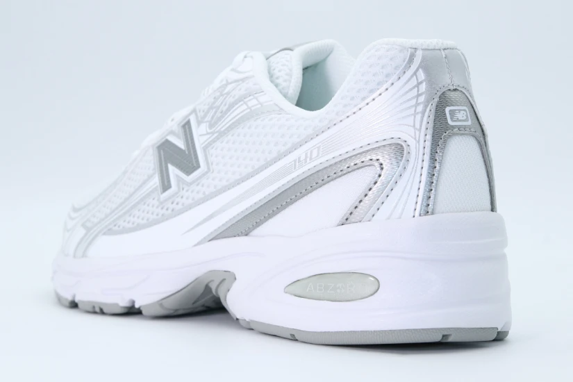 New Balance 740 Sneakers