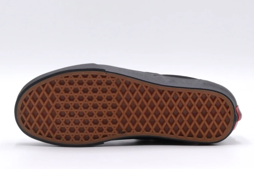 Vans Classic Slip-On Sneakers (VN000EYEBKA1)