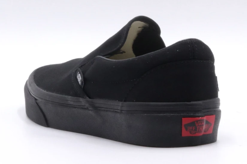 Vans Classic Slip-On Sneakers (VN000EYEBKA1)